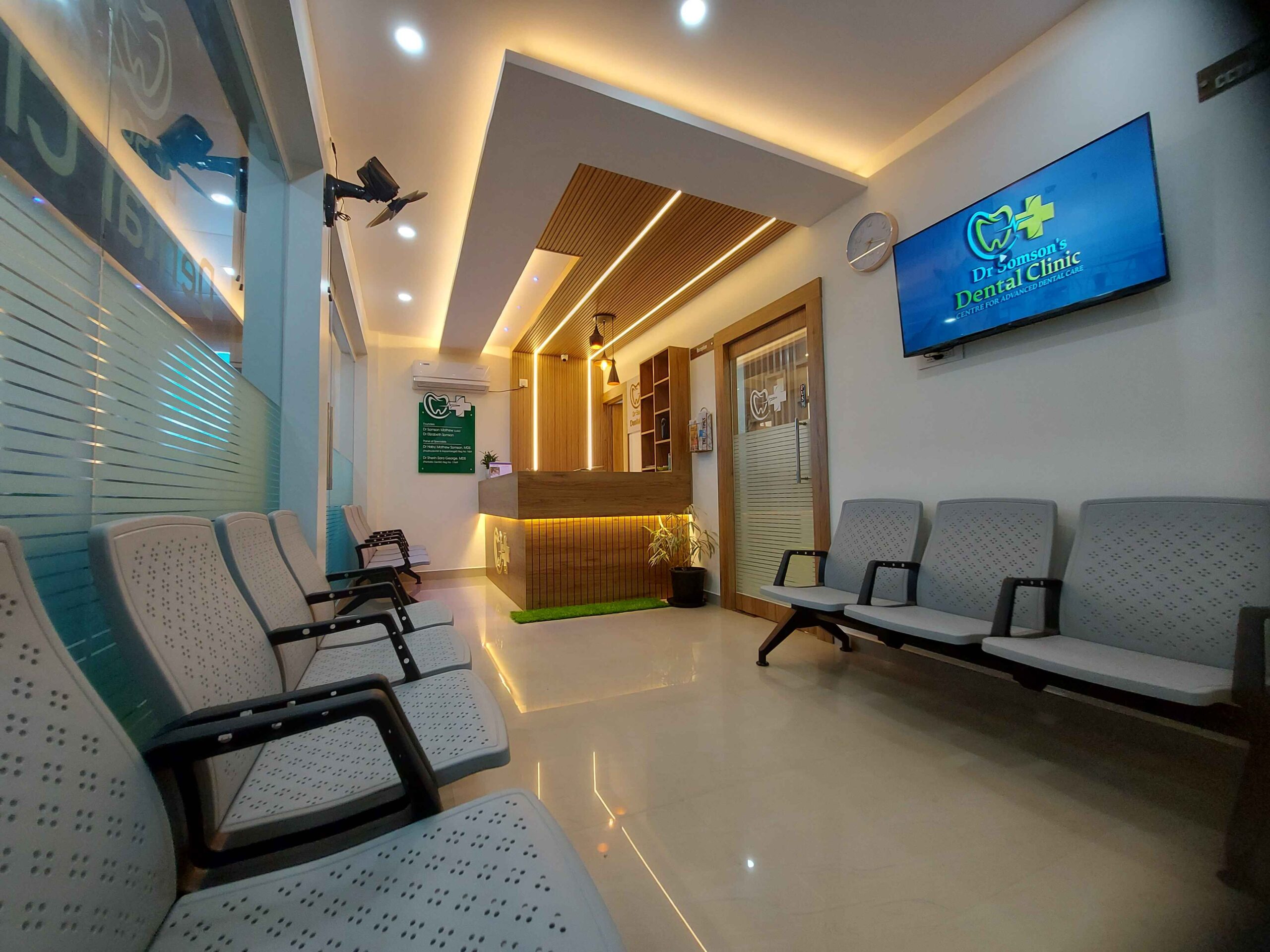 dental-clinic-reception-area